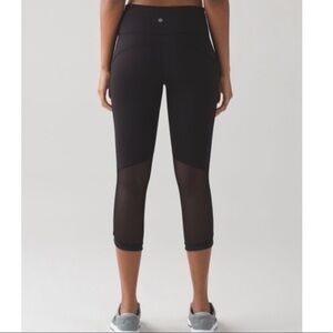 Lululemon Run Hit It 21' Crop black size 4
